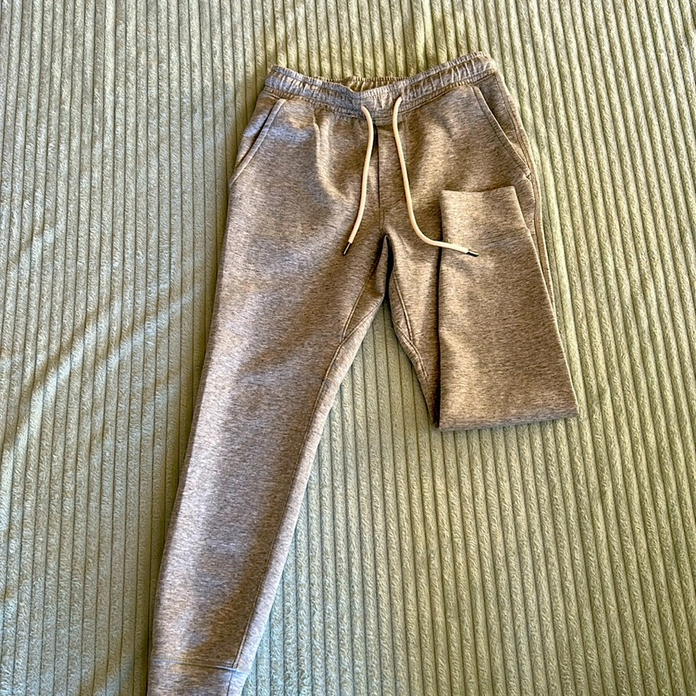 American Eagle Men’s Gray Jogger